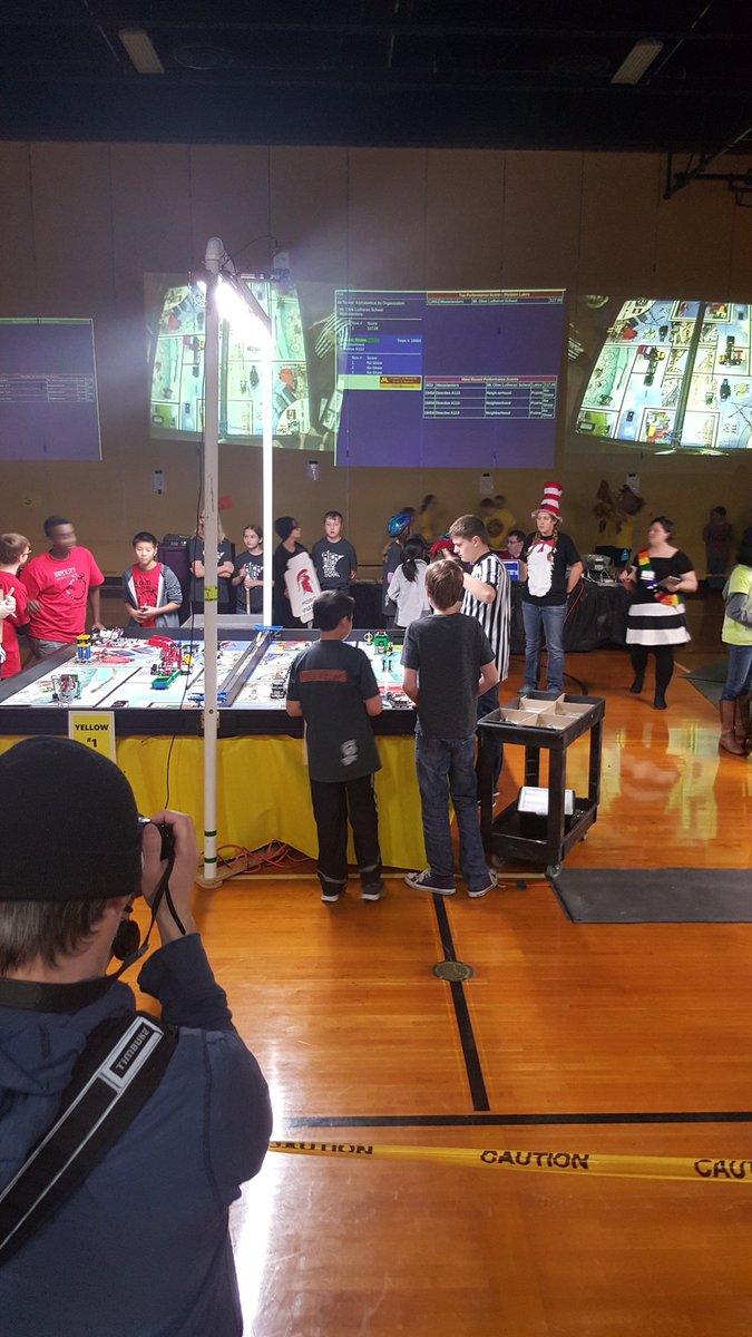 ahz2winter's tweet photo. @RichfieldMS 
Lego sectionals robot competition https://t.co/HDS8kvOY9d