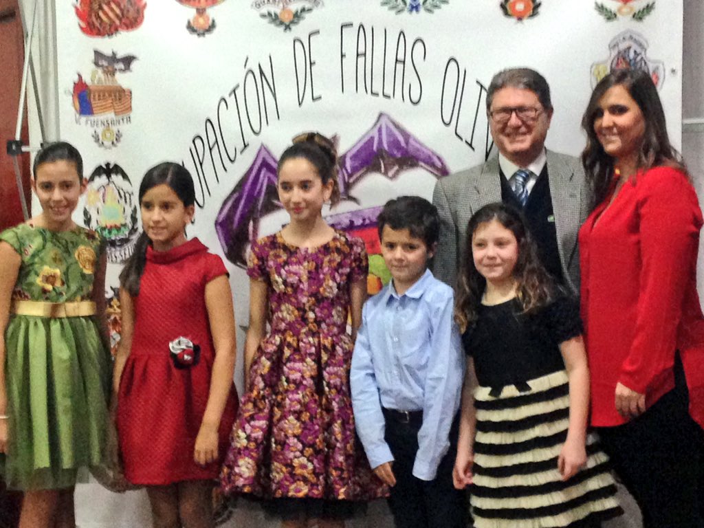 FallaTotana's tweet photo. Homenaje a María Donderis FMI Valencia 2015 @AgrupaOlivereta #fallatotana #fallas2014 #fallas2015 y #fallas2016 https://t.co/mB6DLnR39F
