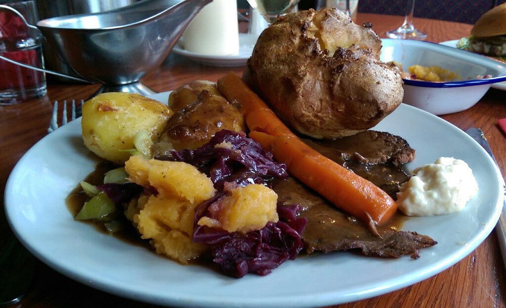 MsFungi's tweet image. @PortlandNewInn @NewInnBoutique @Kevinmanfield  @SamNewInn Lunch was this fantastic roast beef 😋 Thanks guys