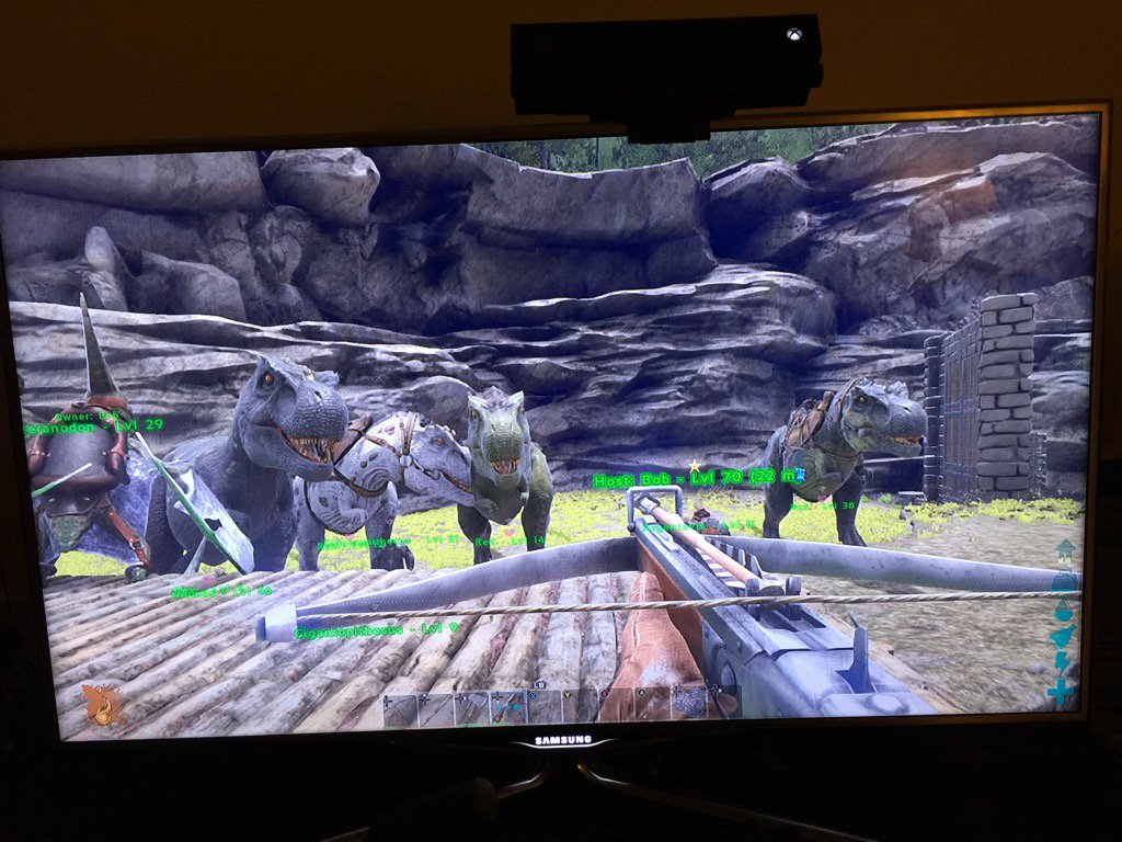 TMG312's tweet photo. @CHEF_BIGWILLY we have 3 trex on guard just incase โ๐ป๏ธ this game is very interesting @survivetheark #JoinArk https://t.co/mX3meqZlHd