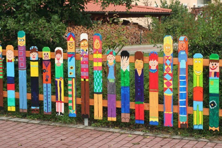 ASFence's tweet photo. Show off your children's artistic abilities with this #CreativeFence. #Hawaii #HawaiiFence https://t.co/K1V2QZojyn