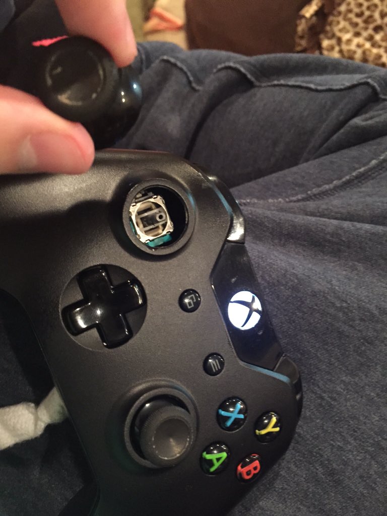 SpoderologyLimp's tweet image. time for a new controller...