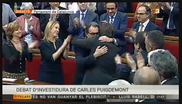 Pas al costat, pas de gegant: 
Moltes gràcies #presidentMas.
Sort i encert #PresidentPuigdemont.