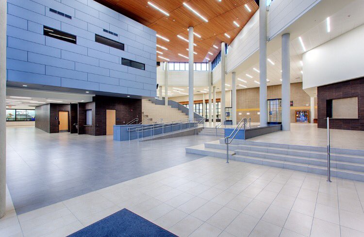 _highschoolgoal's tweet photo. McKinney High School, McKinney Texas
Student Pop:2,700
Colors: blue and gold
Mascot: Lion https://t.co/aeRqJZwumw