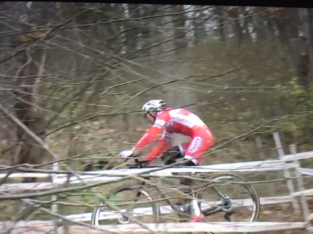 Scanachi's tweet image. @logansowen is a bright beacon for USA's CX future! #CXNats2016 @AshevilleCX16