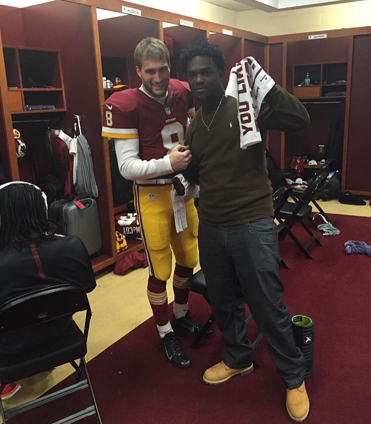 CYY7qeFUoAAms4e.jpg:large