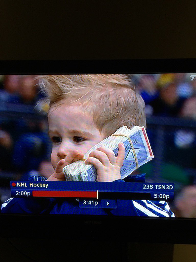 CDN_Heart's tweet photo. Had to rewind to catch this one! LOL #GoJetsGo #FuelledByPassion #TrackSuitSunday https://t.co/yBrQTqdFUv
