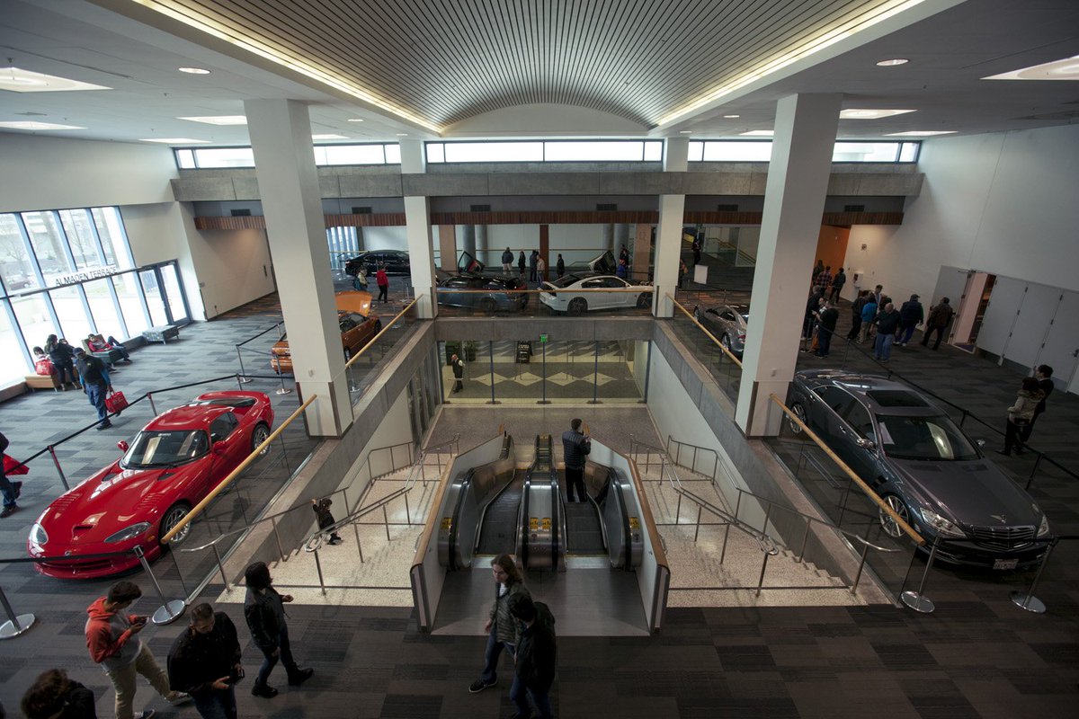 SVAutoShow's tweet photo. Today is the last day of the #svautoshow! Doors are open until 5pm. #FamilyDay #Kids #CarShow #FutureOfDrive https://t.co/gEA4gwJpQL