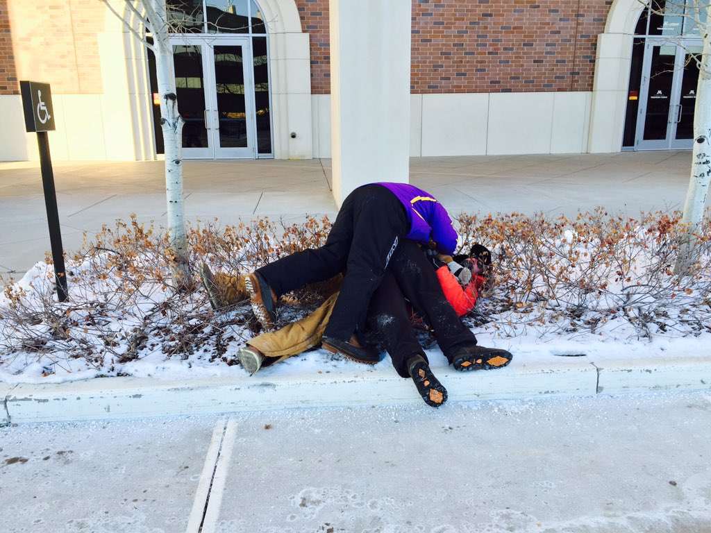 jdthepig's tweet photo. Ha! RT @JackHighberger: Meanwhile, outside #TCF. https://t.co/1REvTFotDR