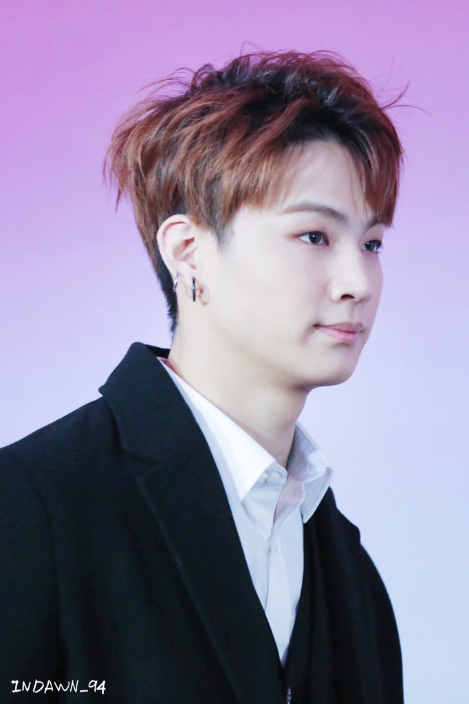 Pear9416922's tweet photo. 160110 BTV RED CARPET HD3P https://t.co/W3NooDQLm0 https://t.co/kU3rkKX5XB https://t.co/0sgq0eRGmU #재범 #제이비 #JB https://t.co/LtyPZxJosq