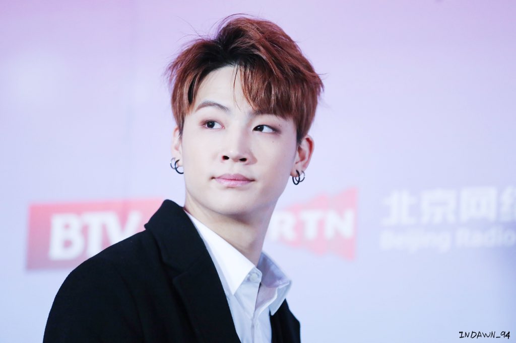 Pear9416922's tweet photo. 160110 BTV RED CARPET HD3P https://t.co/W3NooDQLm0 https://t.co/kU3rkKX5XB https://t.co/0sgq0eRGmU #재범 #제이비 #JB https://t.co/LtyPZxJosq