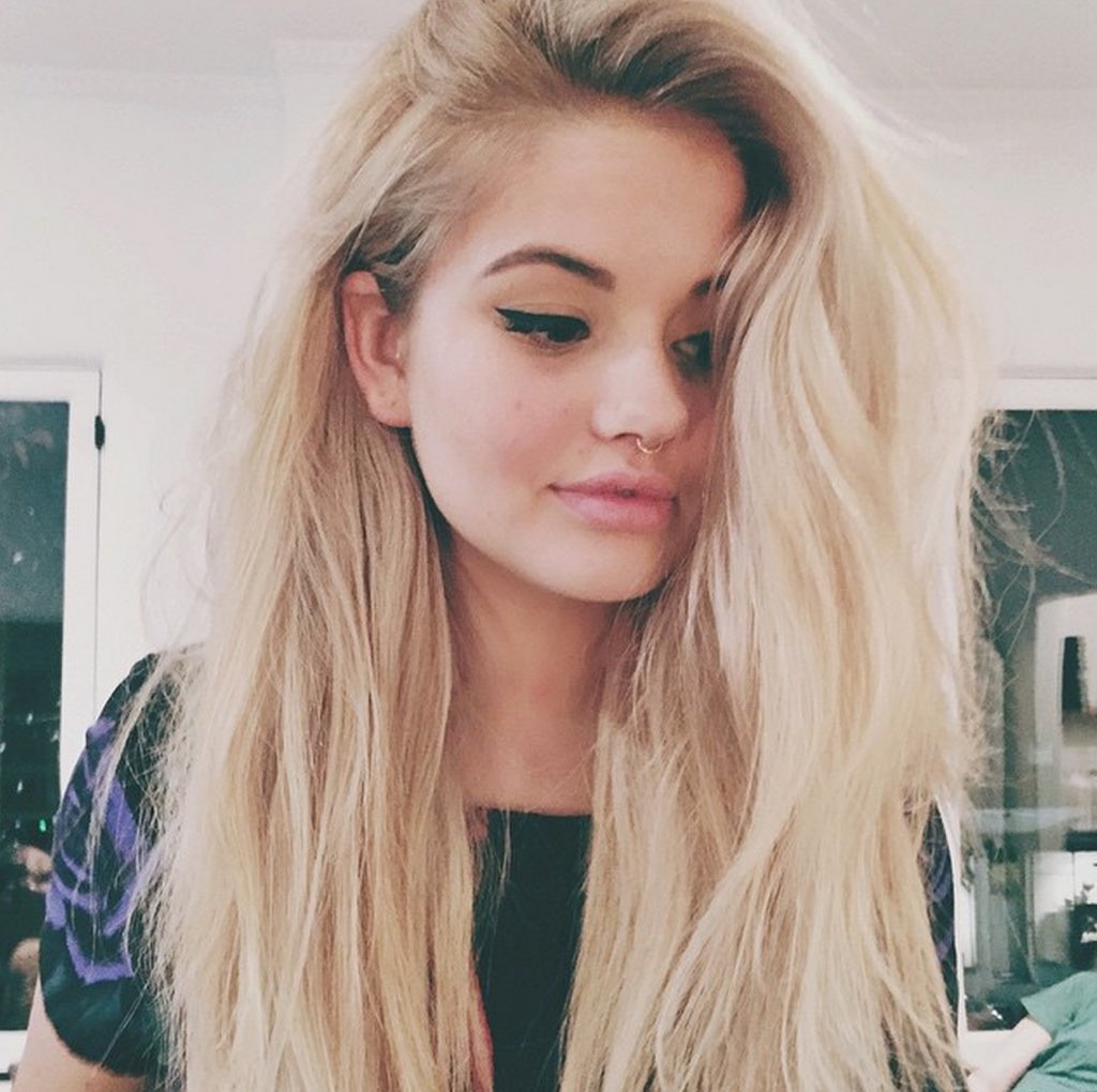 bandsascake's tweet photo. Debby Ryan https://t.co/JGDAaSB2Be