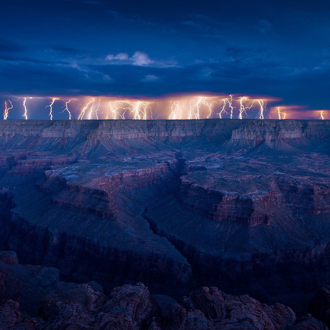 globeshots's tweet photo. A composite photo in Grand Canyon National Park | Photo by https://t.co/UDioggcuNZ via http://fourfollow...