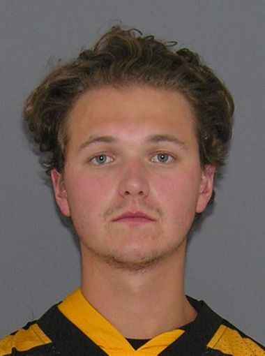 Enquirer's tweet photo. 6 arrested in assaults during Steelers-Bengals game https://t.co/SxmlEMarOQ via @Rebelee_92 https://t.co/t9di2Rjda4