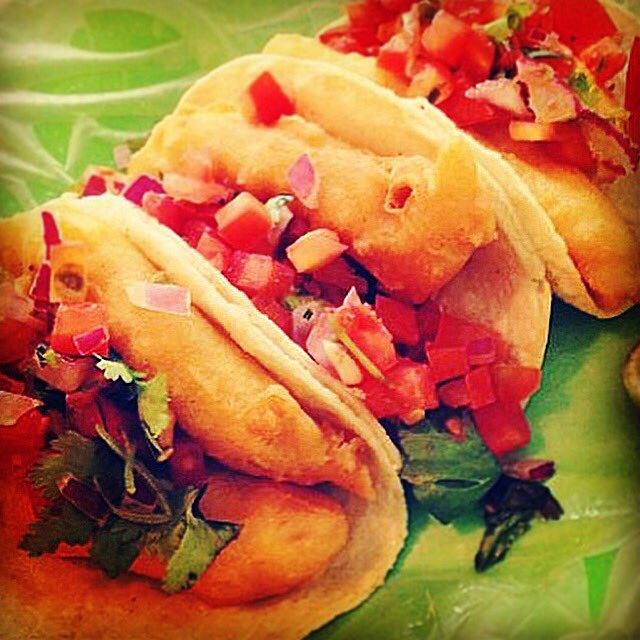 El_Turuleto's tweet photo. Recomendación del día el #tacoloreto Pescado capeado y crujiente. Que esperas? Ven a comer al #turuleto https://t.co/i03TSzkWbF