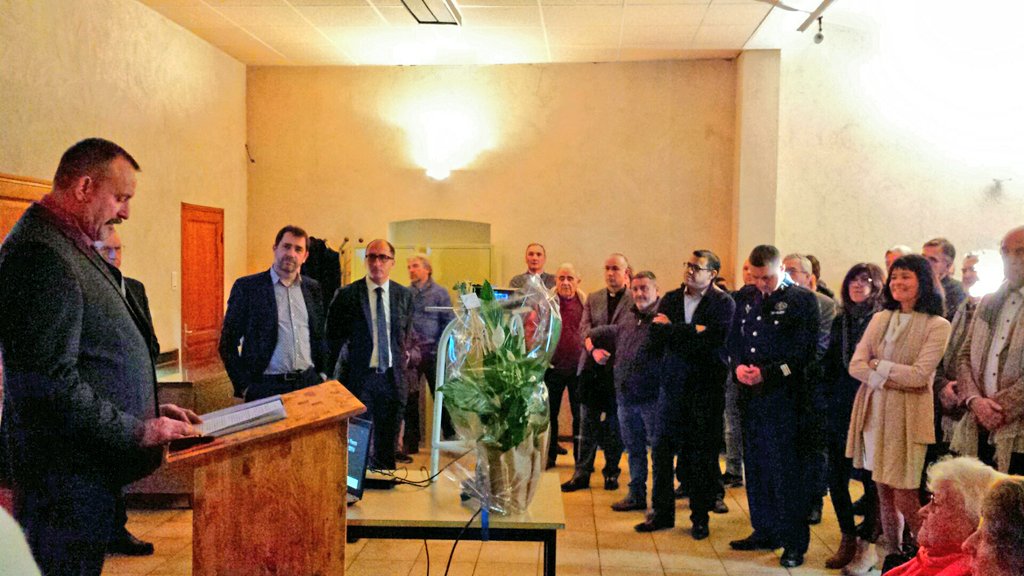 CCastaner's tweet photo. À #Pierrerue, voeux du maire Didier Derupty. Rétrospective 2015 en images pour ce village dynamique et convivial. https://t.co/IFLDLwQtP3