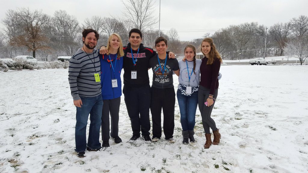 ValleyTempleYG's tweet photo. Valley Temple teens and staff had a wonderful weekend chilling with NFTY kids from around the country. #OVWinter16 https://t.co/cfWkrnksNl