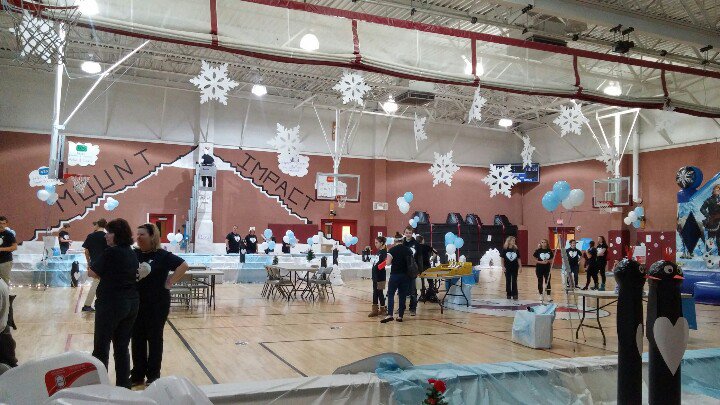 JeannieBeann's tweet photo. #SpringValleyY is kicking off out #AnnualCampaign with Winter Carnival 1-4 today! @pfvYMCA @HdubbYMCA @BeccyLaff4 https://t.co/oFR7C5QrIt