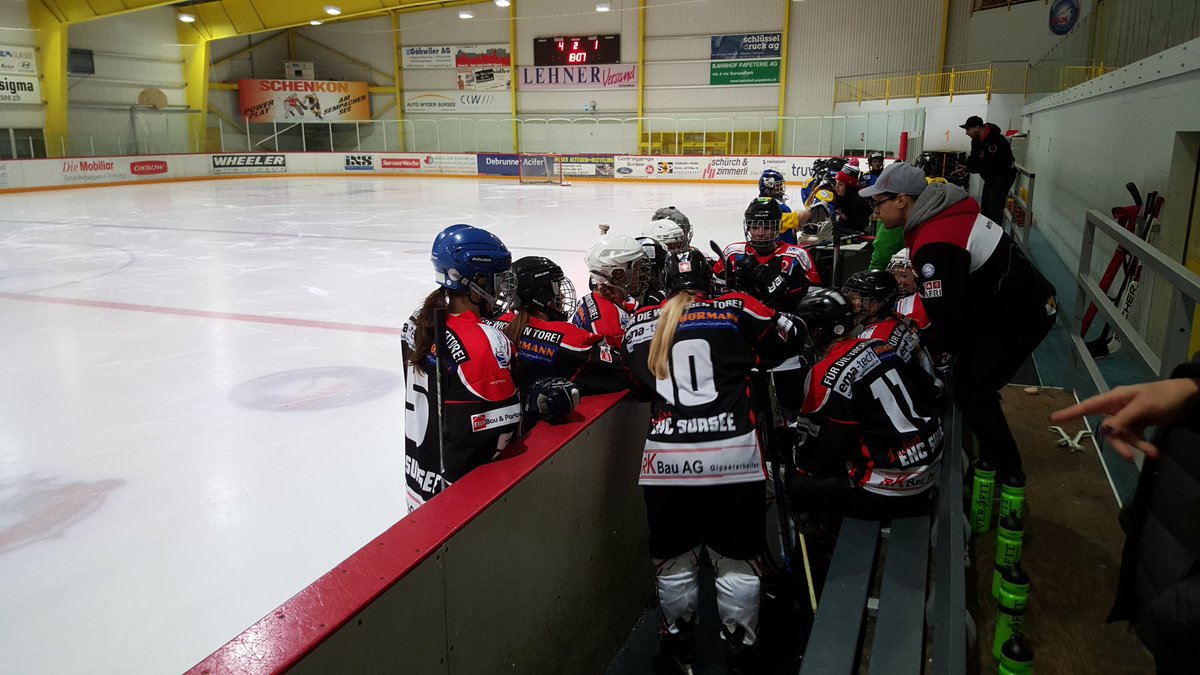 ehcsursee's tweet photo. 10:1 Sieg der Damen https://t.co/3uBBj3UIKP