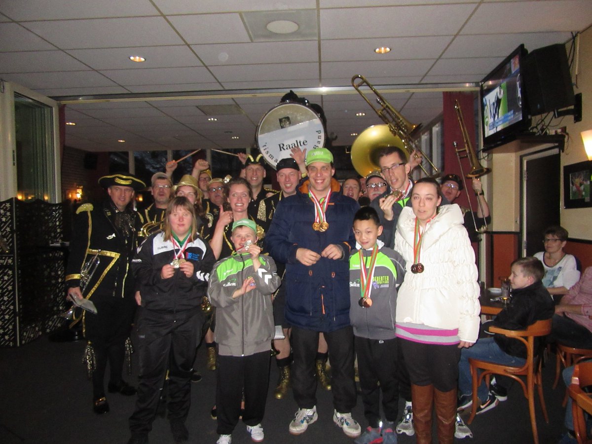 Het was een medailleregen gisteren in het zwembad in Raalte! Kijk eens hoe mooi de medailles blinken! Super gedaan!