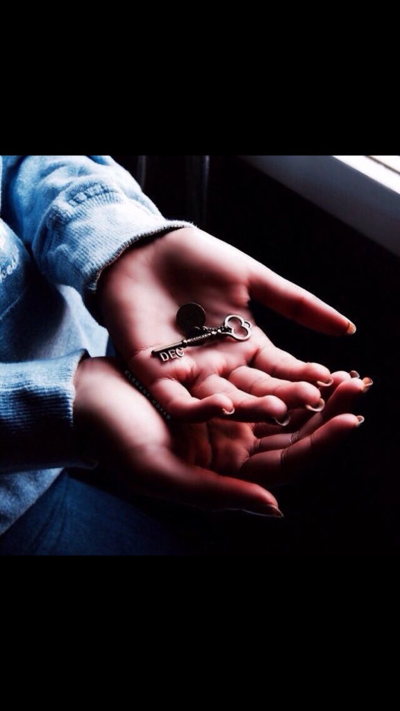 ❃

ترى آلكلآم آلزين مثل المفآتيح
تقفل به أفوآهٍ .. وتفتح به قلوب .'

💕ع