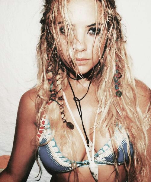 psycoticamente's tweet photo. Ashley Benson https://t.co/BjsbPB0E15