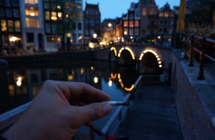 TheSmokeSpots's tweet photo. Amsterdam https://t.co/LIiqUJZpDq