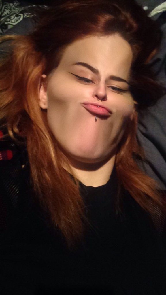 slutty_cloud's tweet photo. Eyebrows are still on the point though #fleeek https://t.co/O9Mx3Ow9h8