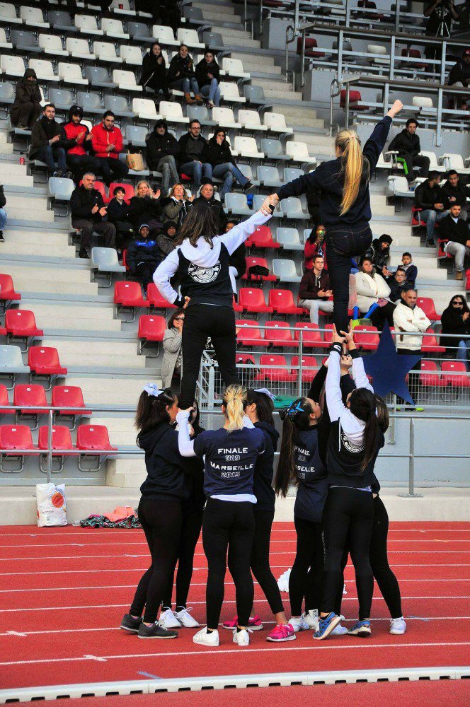 ★ Game Day ★ #bluestars #cheerleading #marseille #cheerleader #gameday #teamspirit #teammates #stunt