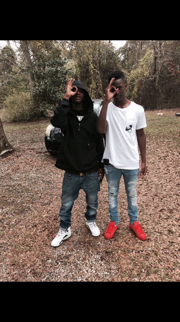 _15ive's tweet photo. bloood brudda 💉 https://t.co/OMVCnvanjX