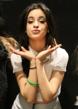 psycoticamente's tweet photo. Camila Cabello https://t.co/ZFUOQ6Zb8v