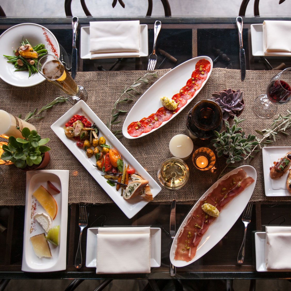 foodandwine's tweet photo. Where to go in Palm Springs right now: https://t.co/kefMt7cG7H https://t.co/4PCb0kBI5s