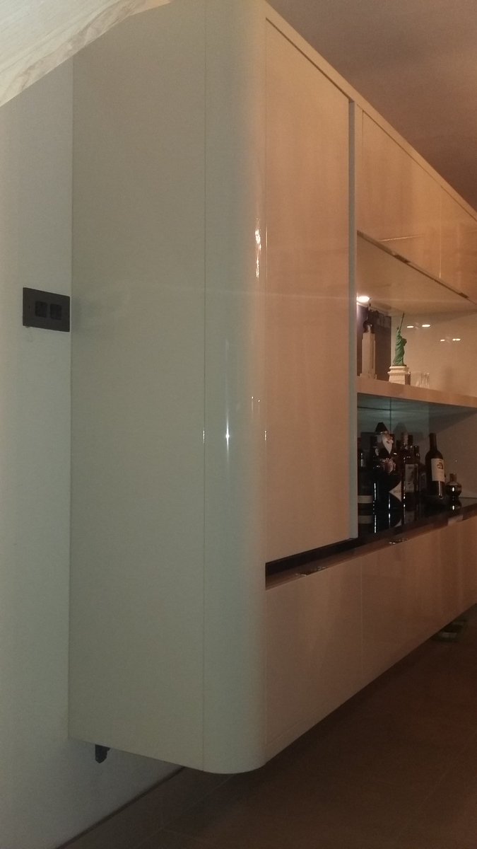 jprob81's tweet image. More of the kitchen #sheratonkitchens #floatingbar #popupsocket #spiceracks  #topshapeworktops