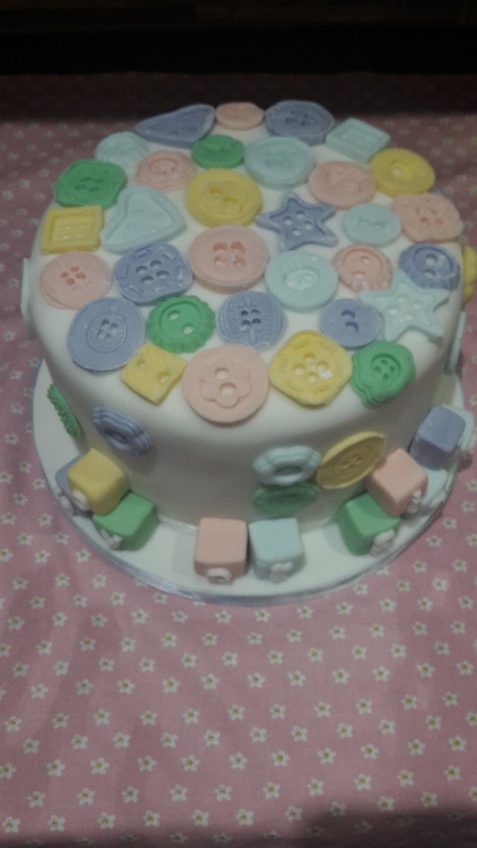 Iced__gems's tweet photo. Attempt at checkerboard cake for friends bsvy shower. #babyshowercake https://t.co/c68xymPhZB