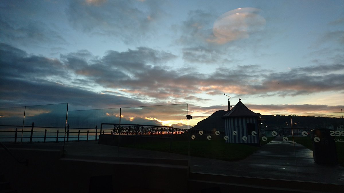 Arts_by_G's tweet photo. Coffee at #finbees #bray #braypromenade #sunrise https://t.co/IIQPUjQFRl