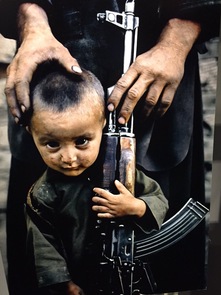 walnut_green's tweet photo. No more wars!!! @PearlJam #savethechildrens @reportrai3 @RtperTe @BenHarper #peace #greenwalnut @Laretwittarice https://t.co/8XpQ8PmOrK