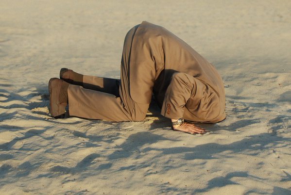 Mariano Rajoy preparando la intervención para dentro de media hora.