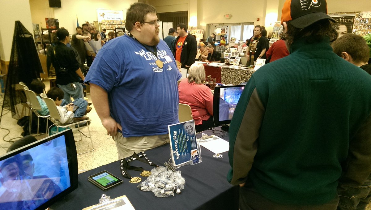 ExtraLife_Phil's tweet photo. Hanging out at @firststatecomic talking about #extralife 2016 https://t.co/UkaMbVnBZb