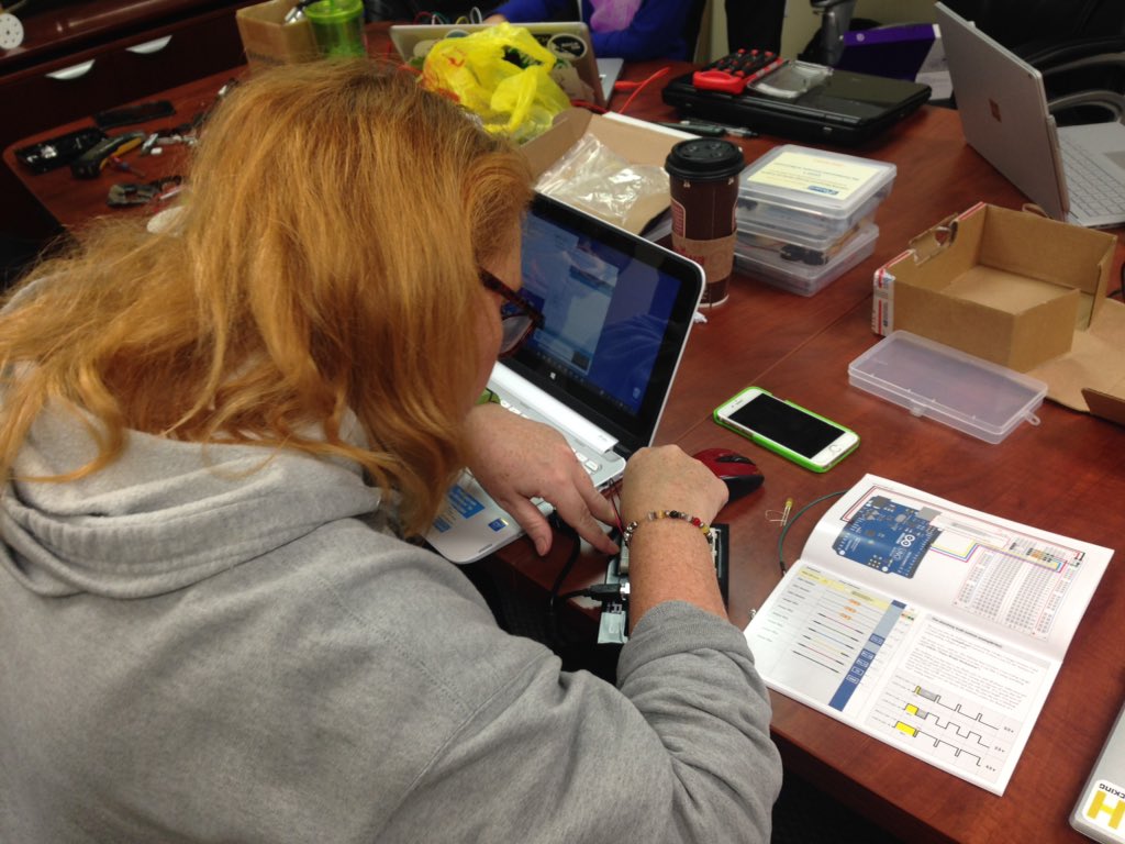 BrandyJoyWorth's tweet photo. My new friend @kerszi played with her Arduino kit today. She's awesome. #hacksunday @davezirk @PatrickMWorth https://t.co/JhXPTI8EB2
