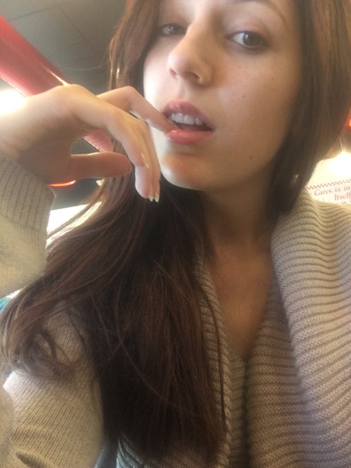 I rarely post a natural selfie so here you go guys.. https://t.co/143n82yUTv<a href="/tag/throwbackthursday"class="tags"><span>#throwbackthursday</span></a>