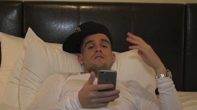 77Jev77's tweet photo. @GazGShore When you see photo's and video's from last night online but you can't remember what happened #wtf 😂 https://t.co/KOj4XWRrU0
