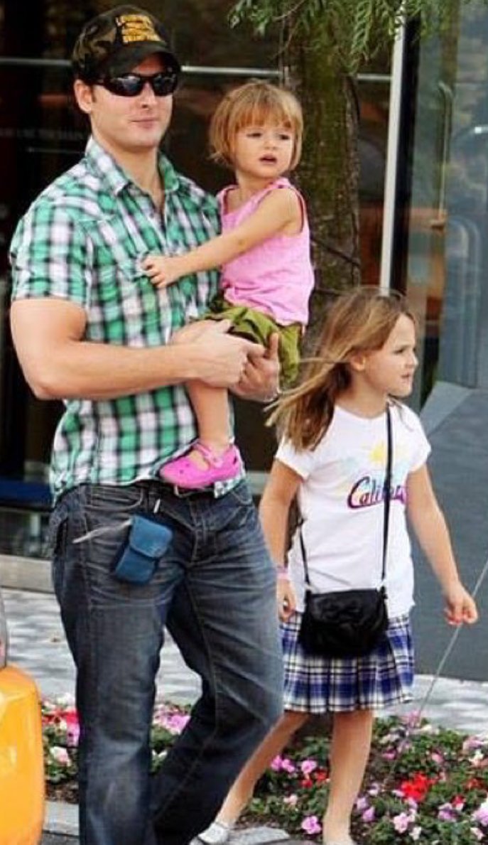 lyn_southern's tweet photo. Found some oh so cute pix of the girls today on ig #prouddad #hisangels #fabfachs @peterfacinelli proud papa 💞💞💞💞💞💞💞 https://t.co/KaBPq0vfnB
