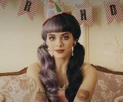 MiddleSchoolBab's tweet photo. Somehow I became obsessed  with @MelanieLBBH  I just love her style and music https://t.co/zYQobS50pM