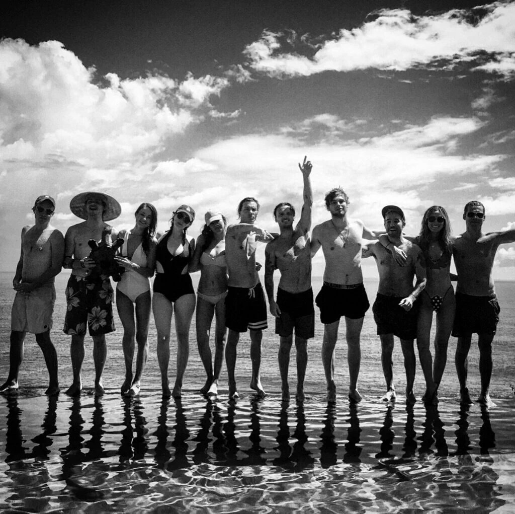 5SOSTumblrx's tweet photo. Luke is so tall You can probably see him from 100 miles away https://t.co/M88eRi1lGM
