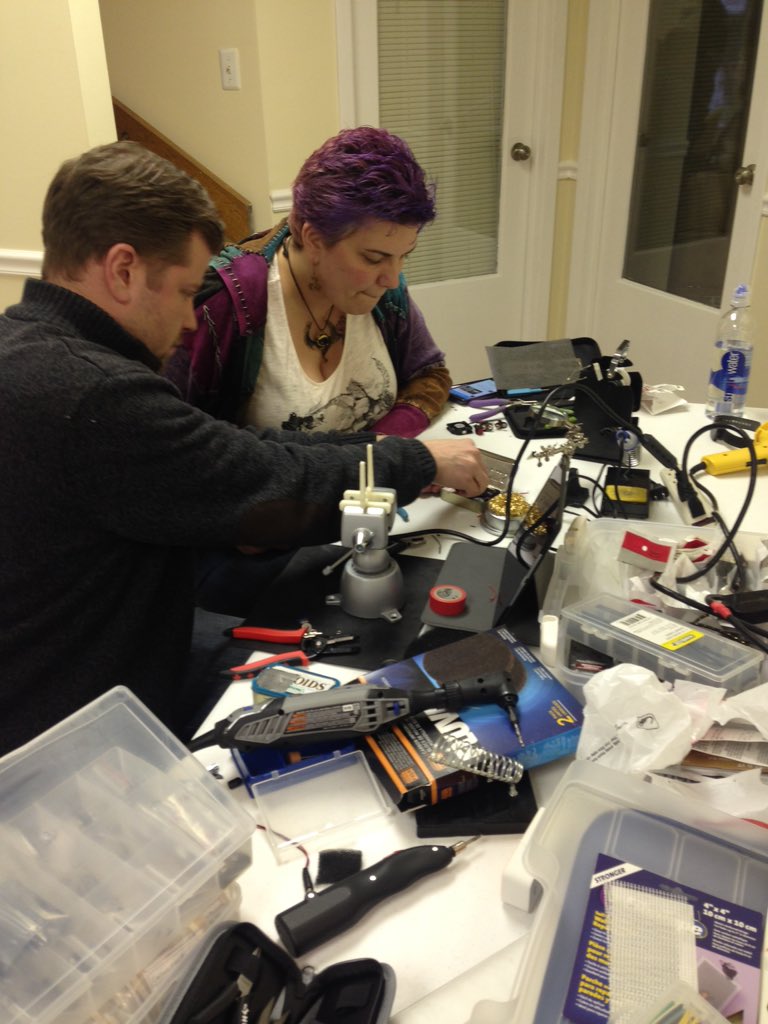 BrandyJoyWorth's tweet photo. @geekyteach @danborghoff Making an Altoid Tin Fume Extractor #hacksunday @davezirk https://t.co/iNoCvo4MNC