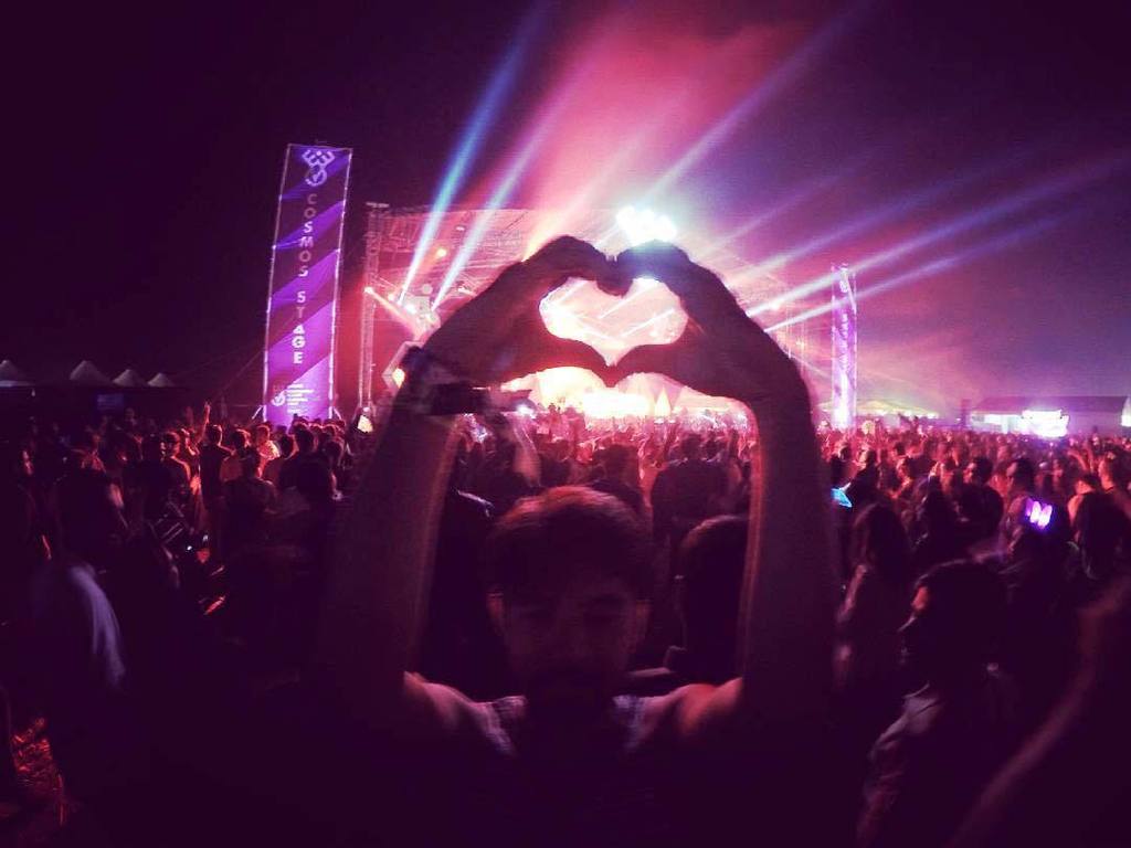 bollywood707's tweet photo. What a cool picture! #Repost @cabin_crew_croy
・・・
My love for music will never die.. #tiesto #evc #bevc #bevc15 #am… https://t.co/z9iP23l6YD