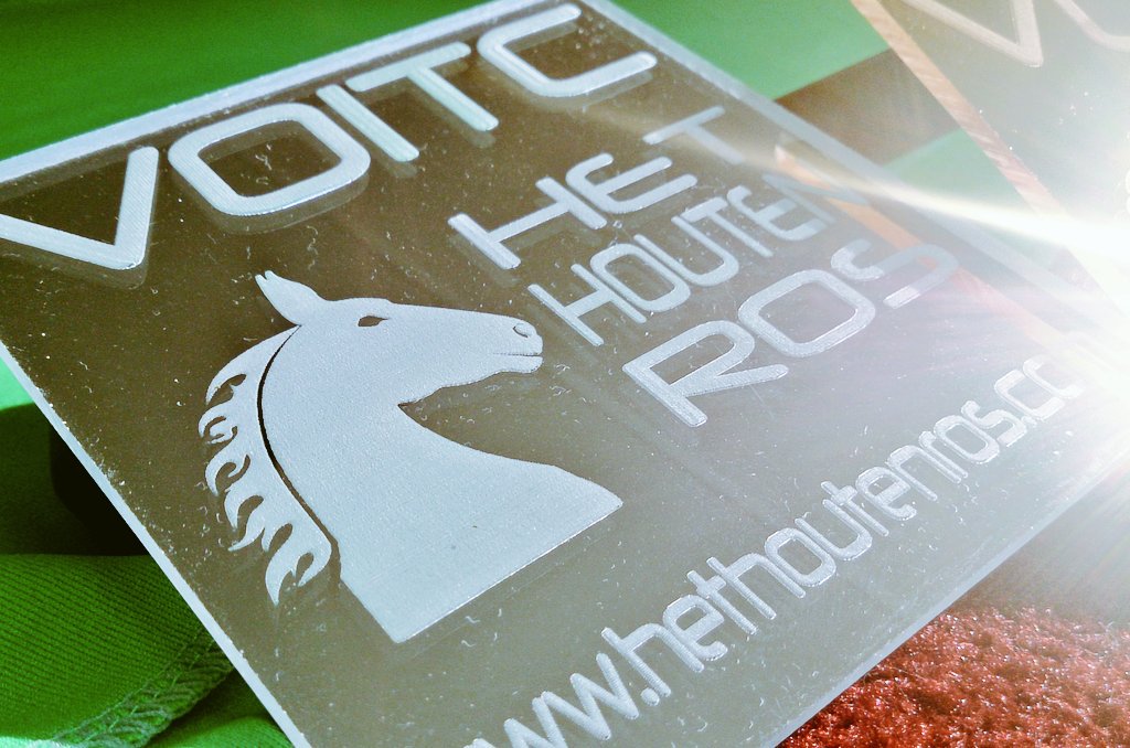 HetHoutenRos's tweet photo. #lasergraveren #plexiglas #acrylaat #reclame @HetHoutenRos #logo laser graveren spiegel plexiglas https://t.co/SwIjZ3UEVY