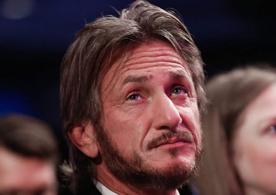 VanityFair's tweet photo. 15 things we learned about Sean Penn from his El Chapo profile https://t.co/KvsrlVy5Vj https://t.co/SVhrrRPfqP