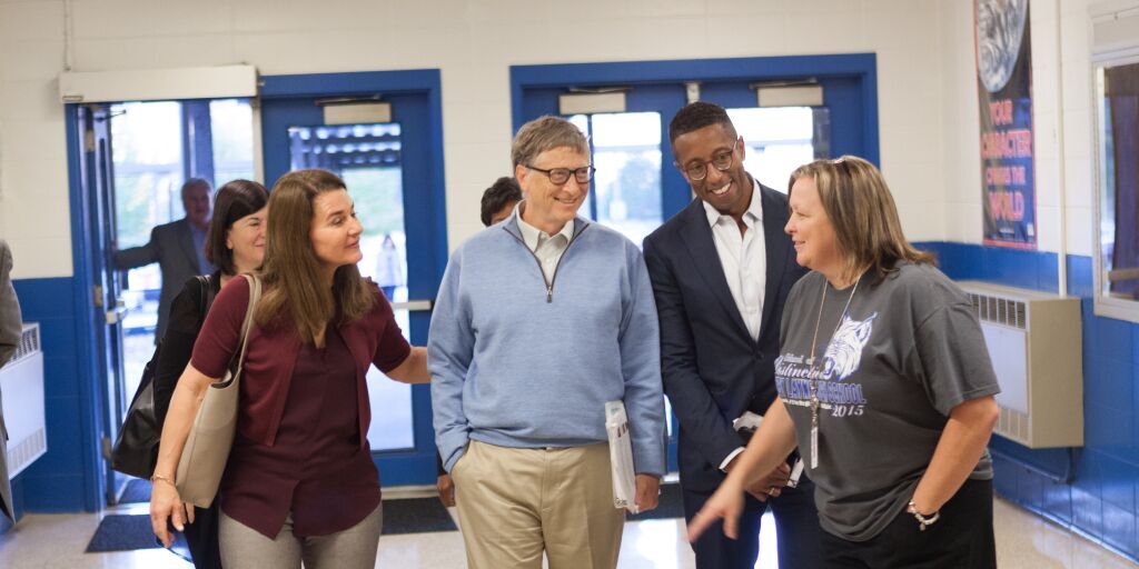 BillGates's tweet photo. Betsy Layne shows what’s possible when good teachers have the tools to become great: https://t.co/Kl7s7OM7kY https://t.co/o3H7LlufLc
