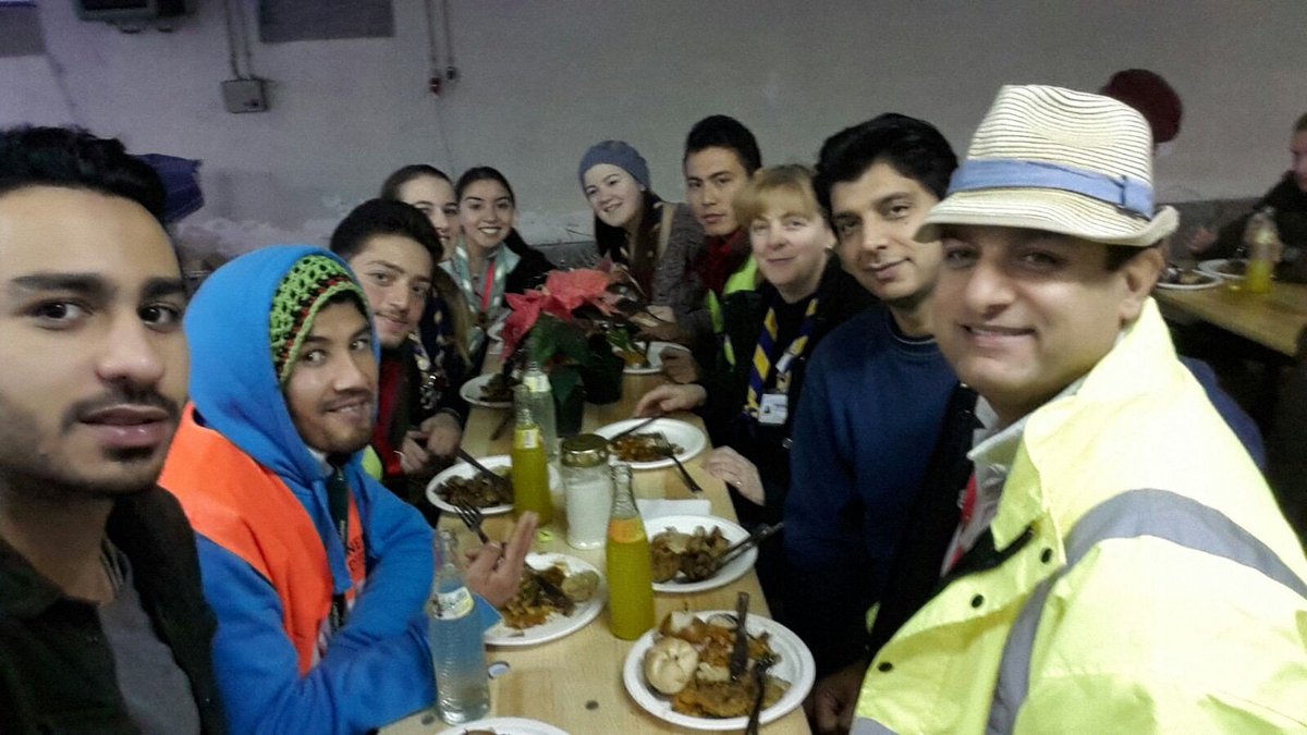 susi_leitinger's tweet photo. 'something like family' ☺❤ #volunteers https://t.co/tX6a4aOF03